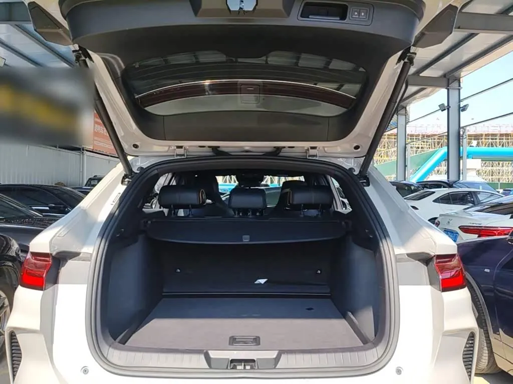1400x0_c42_autohomecar__ChxpVWqnYUGACXrDAAIKf9lcJts282.webp